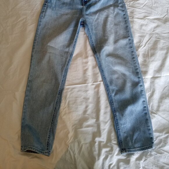 BDG High Rise Light Wash Girlfriend Jean Size 26 - Picture 5 of 9